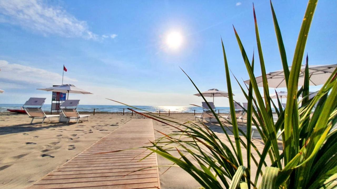 Hotel Saraceno Resort With Private Beach มิลาโน แมริตทิมา ภายนอก รูปภาพ