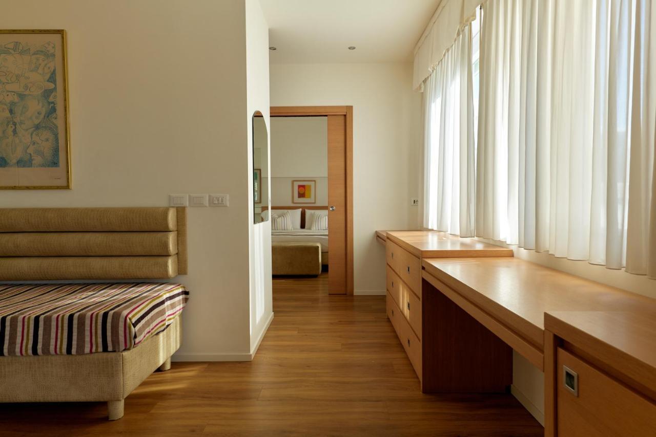 Hotel Saraceno Resort With Private Beach มิลาโน แมริตทิมา ภายนอก รูปภาพ