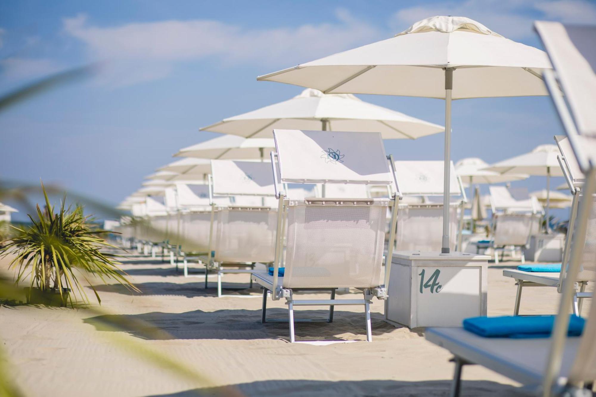 Hotel Saraceno Resort With Private Beach มิลาโน แมริตทิมา ภายนอก รูปภาพ