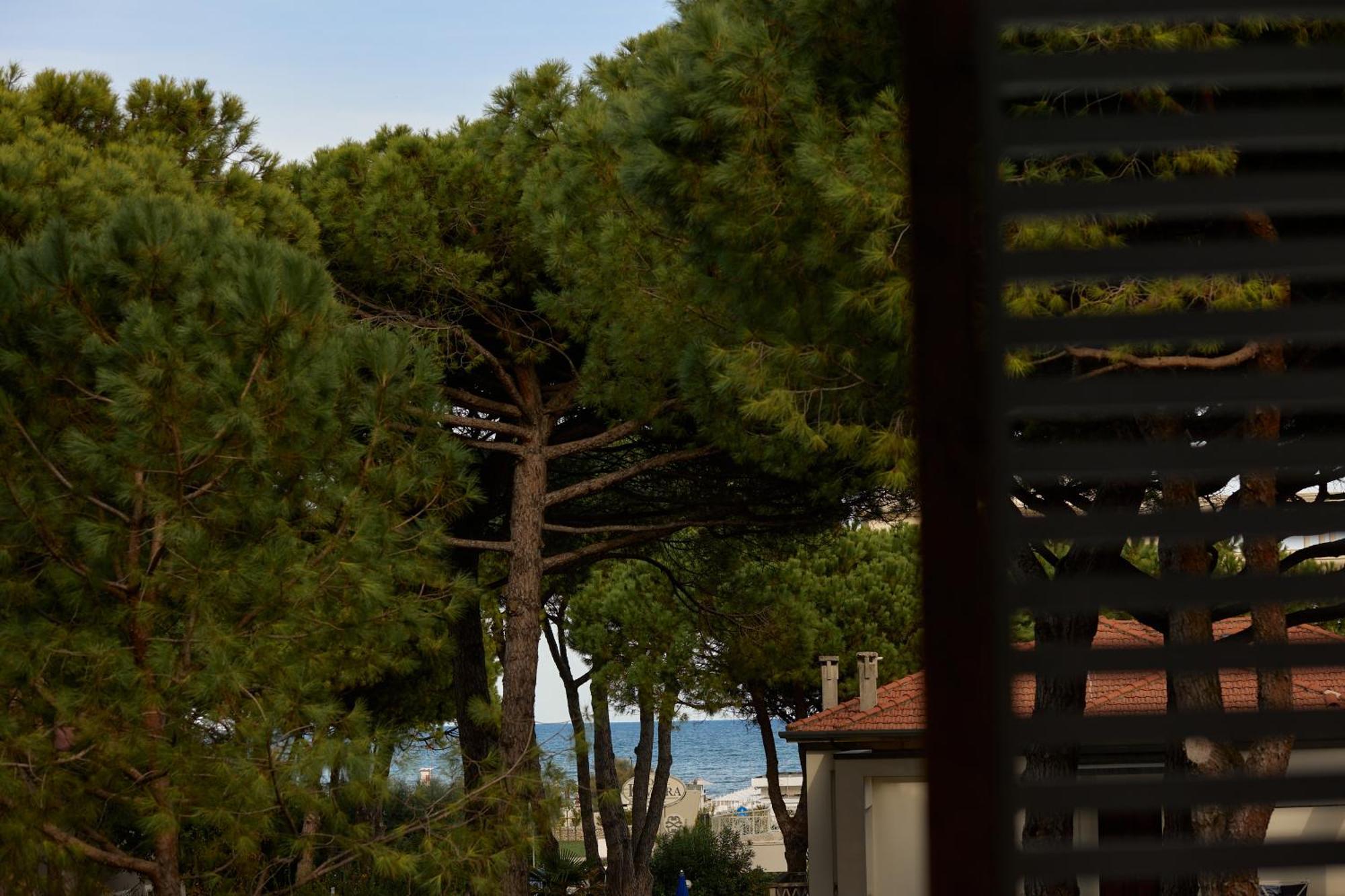 Hotel Saraceno Resort With Private Beach มิลาโน แมริตทิมา ภายนอก รูปภาพ