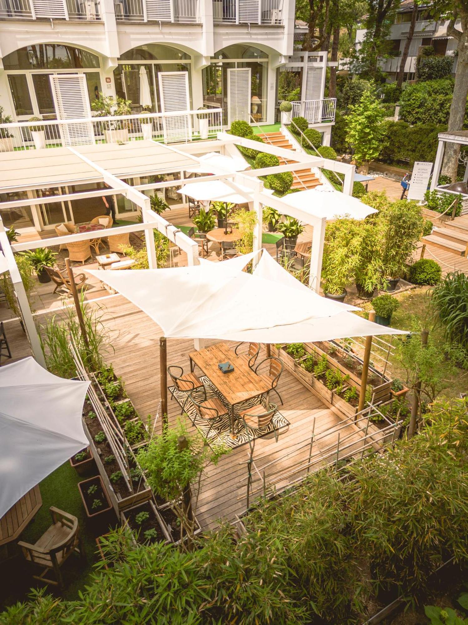 Hotel Saraceno Resort With Private Beach มิลาโน แมริตทิมา ภายนอก รูปภาพ